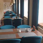 Gold Hotel
